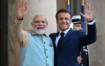 Emmanuel Macron avec le premier ministre fasciste indien Narendra Modri, invité d'honneur du 14 juillet 2023. L'Inde est le premier client des armes françaises, représentant à elle seule 30 % des exportations ces 5 dernières années.