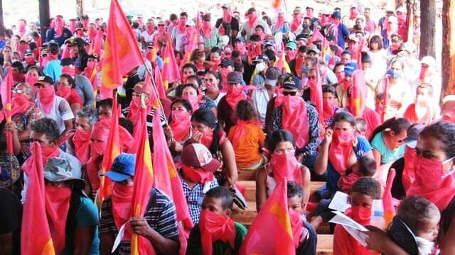 La LCP exalte la révolution agraire et appelle les ruraux à armer les groupes d’autodéfense dans une note sur la résistance de Corumbiara